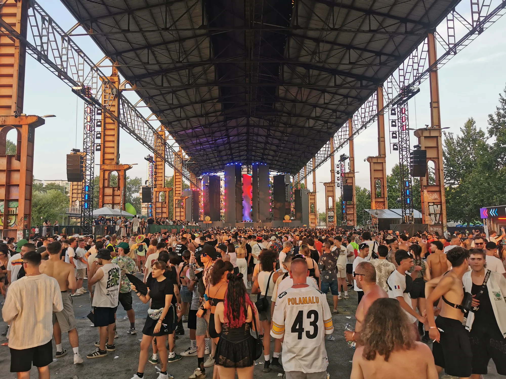 Crowd at the Futur Stage during Kappa FuturFestival 2025, Parco Dora, Turin